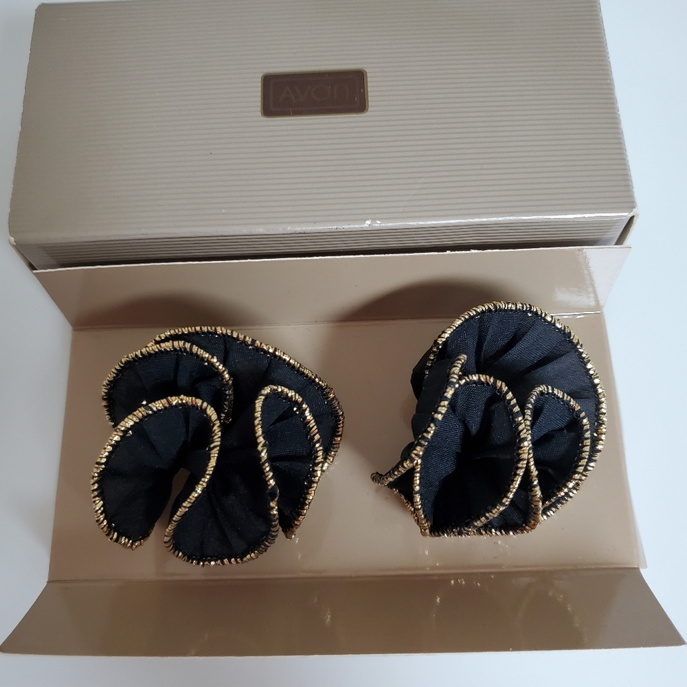 Avon ruffle bow shoe clips